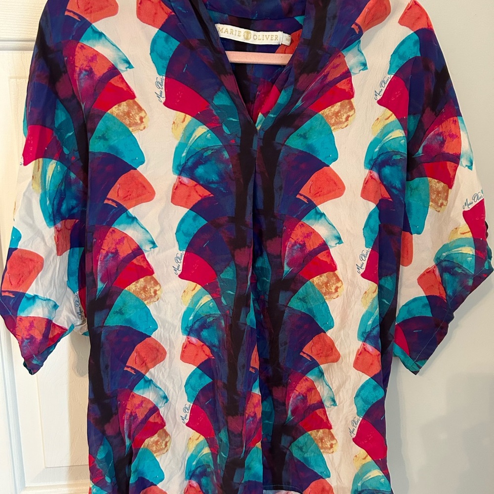 Marie Oliver colorful medium top